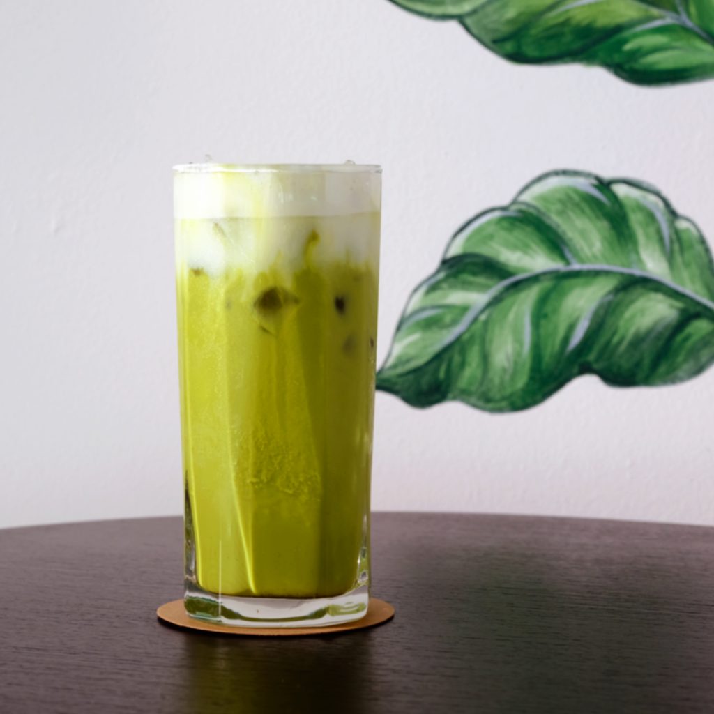 Iced green tea with milk