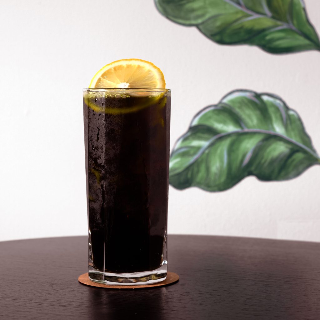 Iced lemon green tea